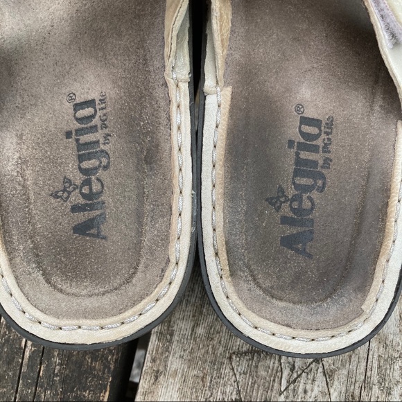5/$20 Alegria thong cream/metallic platform sandals sz 7 - Picture 8 of 15